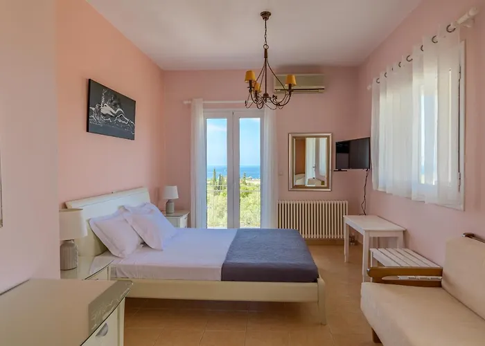 Sophia Elena Μηνιά